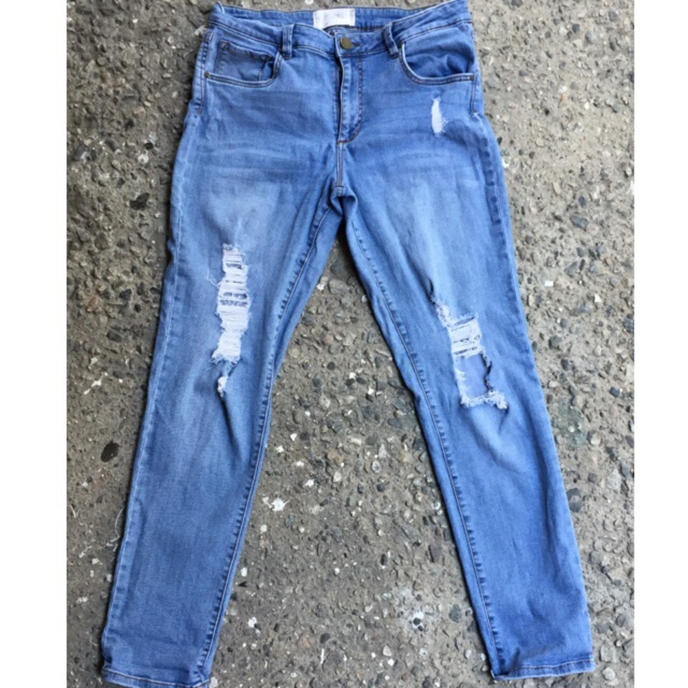 Medium wash boyfriend jeans